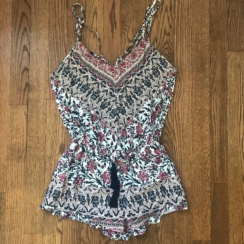 BRANDY MELVILLE patterned romper